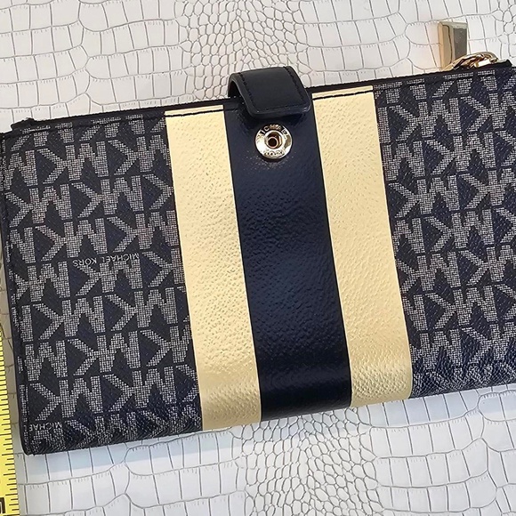 Michael Kors Women's Logo Stripe Continental Set Travel Double Top Zip Wallet - Picture 2 of 15